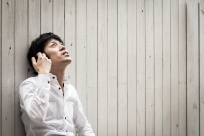 人生に希望を抱く男性