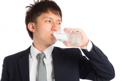 浮気を絶対しない男性は彼女より仕事に夢中である